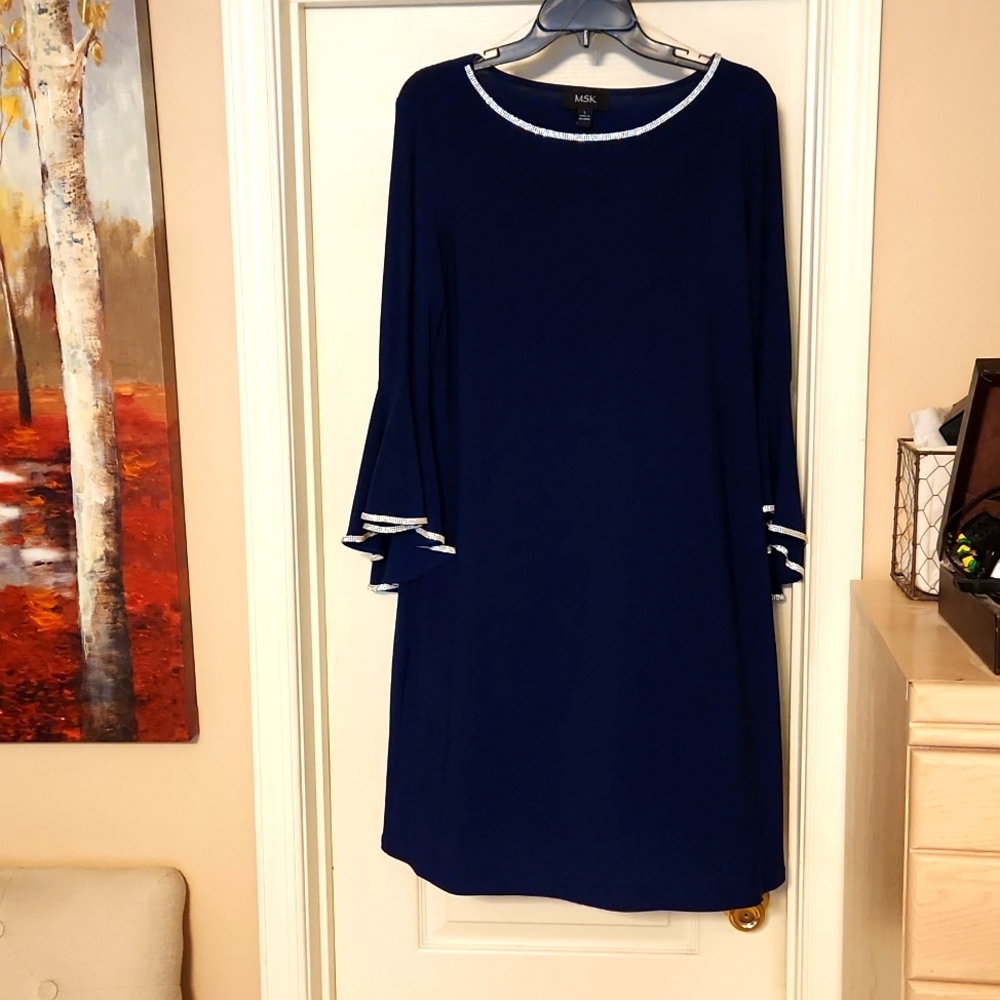 A beautiful navy blue and silver dress  size L by MSK for $25 like new.